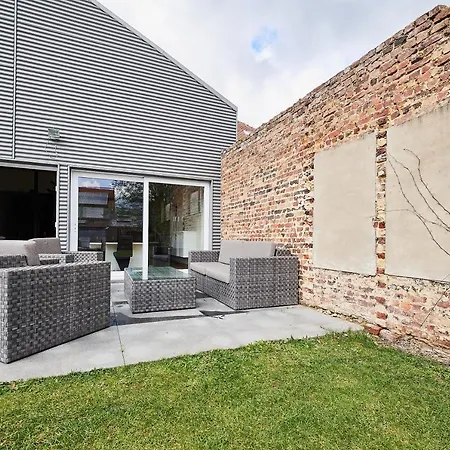 Luxery Loft With Private Garden And Free Private Car Parking *