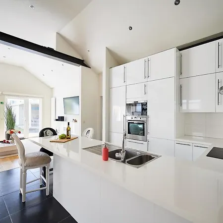 アパート Luxery Loft With Private Garden And Free Private Car Parking Kortenberg