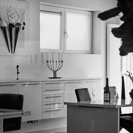 アパート Luxery Loft With Private Garden And Free Private Car Parking *