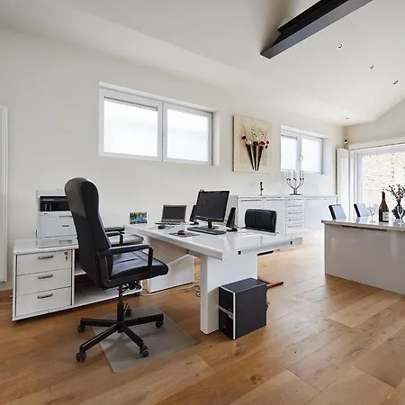 Luxery Loft With Private Garden And Free Private Car Parking Kortenberg